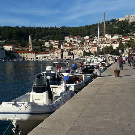 Hvar Apartment 4 ฮวาร์ ภายนอก รูปภาพ