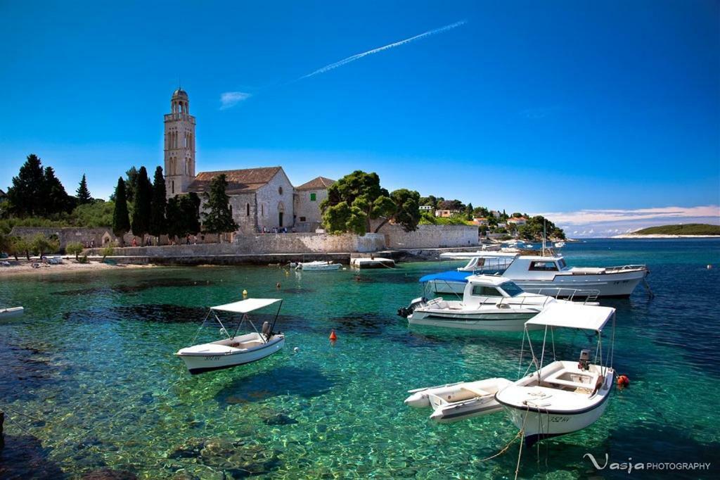 Hvar Apartment 4 ฮวาร์ ภายนอก รูปภาพ