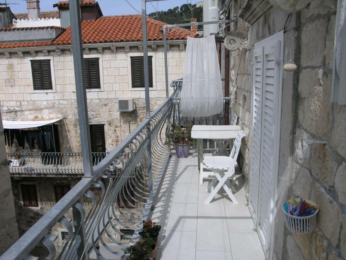 Hvar Apartment 4 ฮวาร์ ภายนอก รูปภาพ